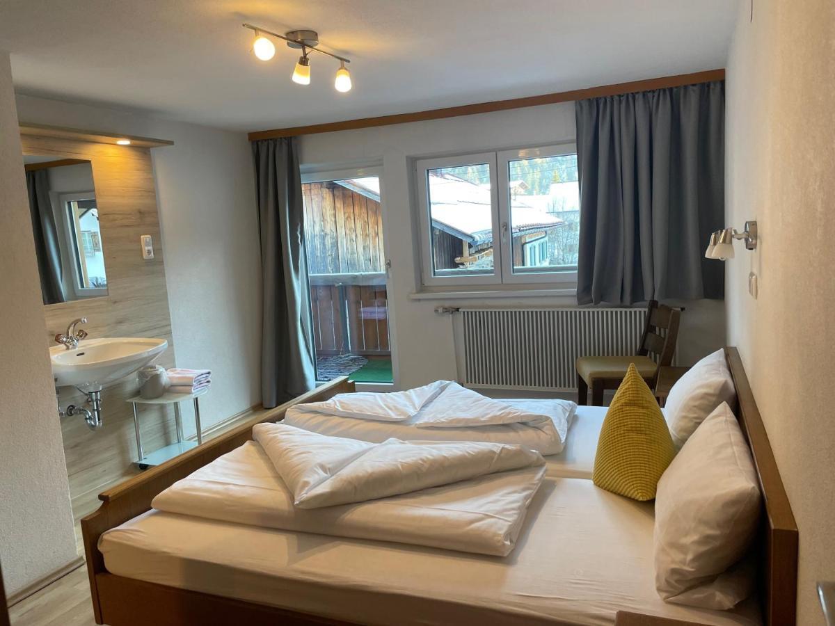 Ferienwohnungen Haus Bergflora Bach  Extérieur photo